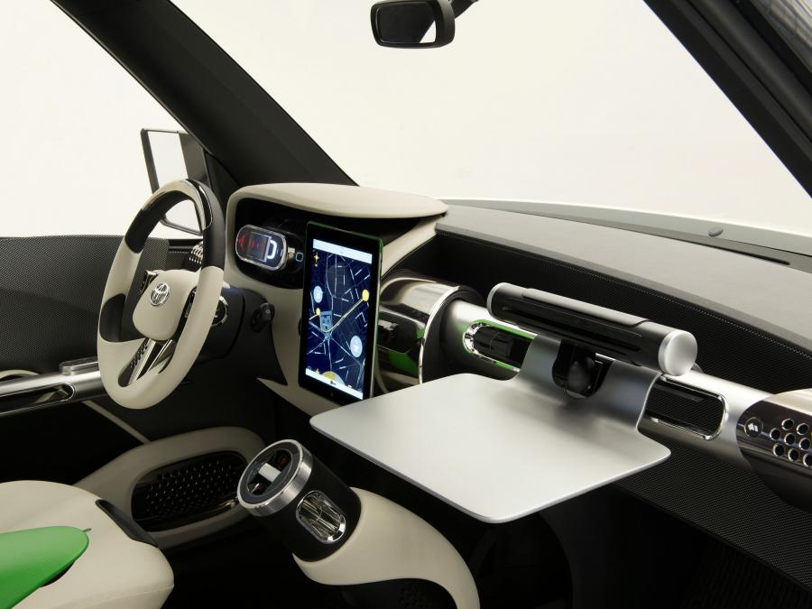  Toyota Urban Utility Concept 2014 года  (фото 6 из 10)